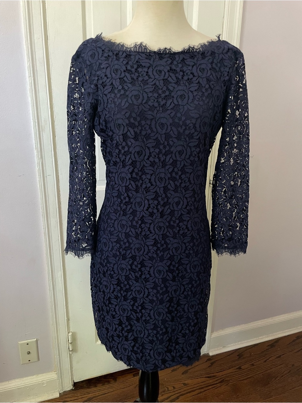 Diane von Furstenberg Navy Lace Long‑Sleeve Dress – Size 2